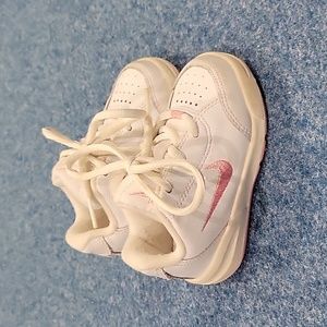 Nike Baby Sneaker, size 5